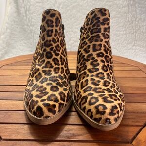 Very Volatile Women's Size 9 Tan Leopard Ankle Boots Double Sided Zippers